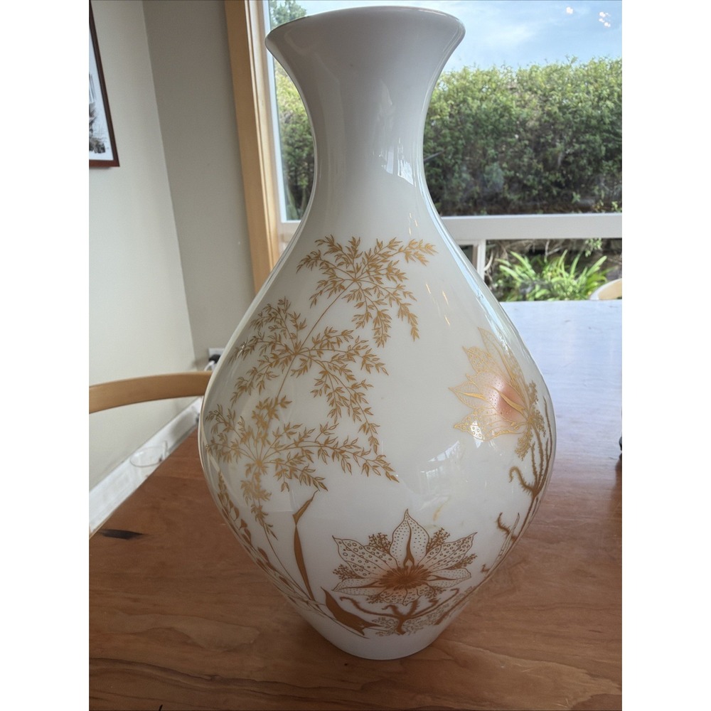 Jaeger & Co. Vase PMR Bavaria White‎ w/Gold Flowers & Trim BEAUTY Germany 10"
